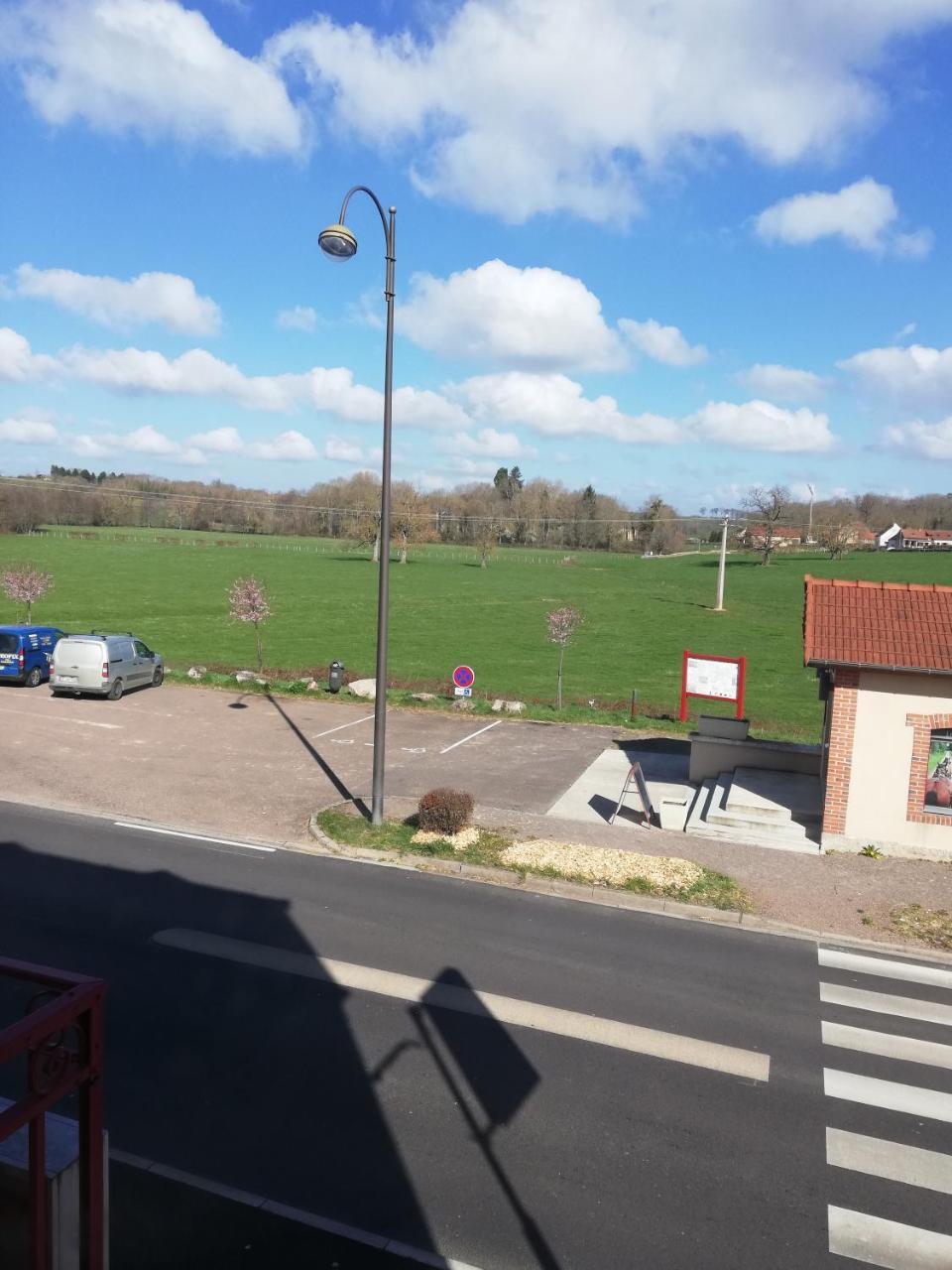 Le Terminus Hotell Pont-d'Aisy Exteriör bild
